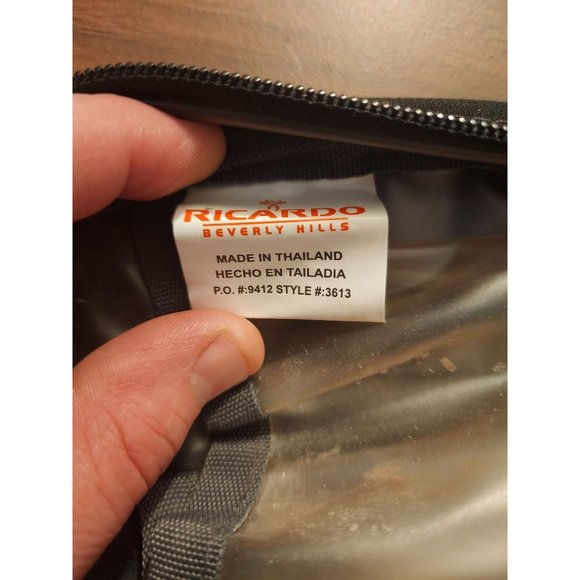 Ricardo Beverly Hills Hanging Toiletry Bag - Picture 6 of 7